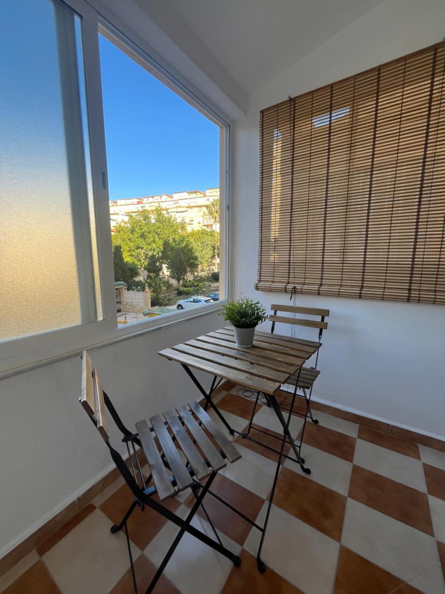 Love Rent4 Malaga Huelin Exterior foto